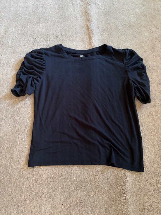 SO Tops - SO Black Short-Sleeve Top with Ruched Puff Sleeves